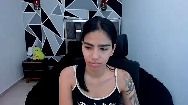 valeria-duarte online show from April 8, 2026, 1:12 pm