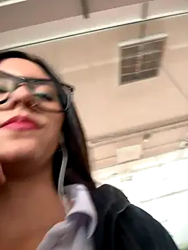 Katie rawwww online show from October 22, 2025, 3:11 pm