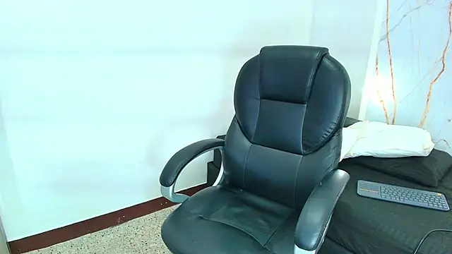 Karla hilton1 online show from February 12, 2026, 11:43 am