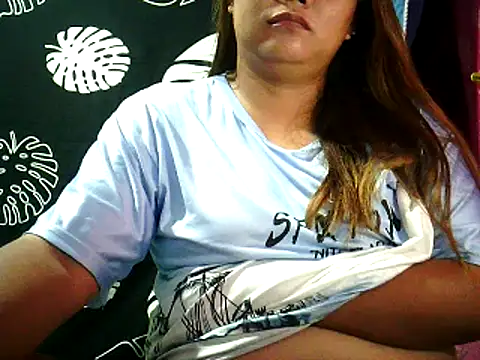 Snapshot of yuana25 chatting on June 19, 2026, 11:38 am yuana25 online show from June 19, 2026, 11:38 am