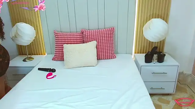 WildScarlet online show from October 1, 2025, 1:04 pm