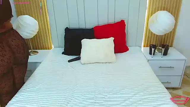 WildScarlet online show from October 10, 2025, 1:01 pm