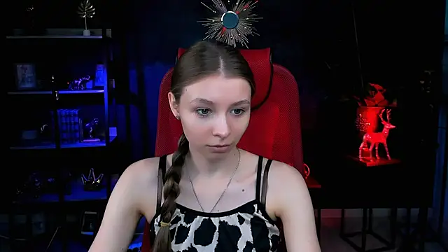 JulieDaniel online show from April 10, 2026, 4:19 am