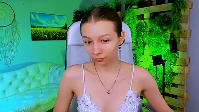 Snapshot of JulieDaniel chatting on November 25, 2025, 8:25 am JulieDaniel online show from November 25, 2025, 8:25 am