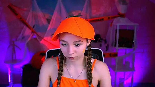 Snapshot of JulieDaniel chatting on October 31, 2025, 4:31 am JulieDaniel online show from October 31, 2025, 4:31 am