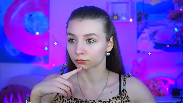 Snapshot of JulieDaniel chatting on October 23, 2025, 8:24 am JulieDaniel online show from October 23, 2025, 8:24 am