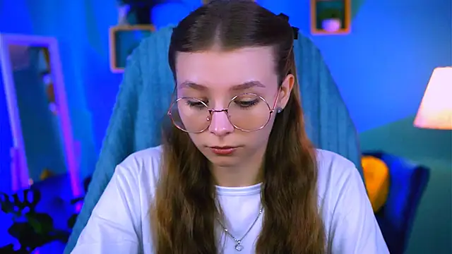 Snapshot of JulieDaniel chatting on September 30, 2025, 9:04 am JulieDaniel online show from September 30, 2025, 9:04 am