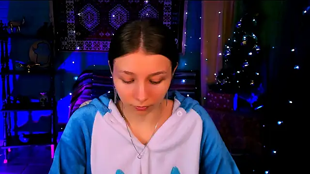 JulieDaniel online show from December 22, 2025, 8:25 am