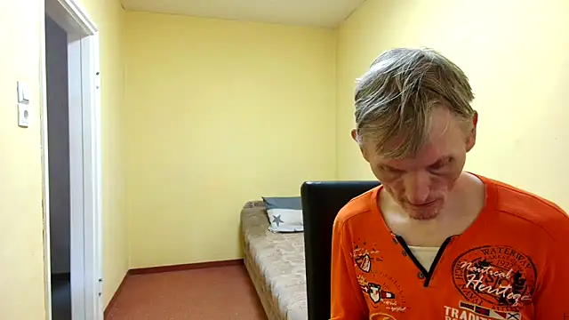 Snapshot of k74robert chatting on April 11, 2026, 2:54 pm k74robert online show from April 11, 2026, 2:54 pm