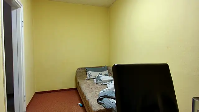 Snapshot of k74robert chatting on April 8, 2026, 3:46 pm k74robert online show from April 8, 2026, 3:46 pm