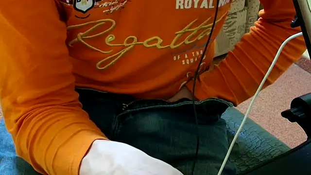 Snapshot of k74robert chatting on April 7, 2026, 5:26 pm k74robert online show from April 7, 2026, 5:26 pm