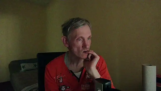 Snapshot of k74robert chatting on February 12, 2026, 1:00 pm k74robert online show from February 12, 2026, 1:00 pm