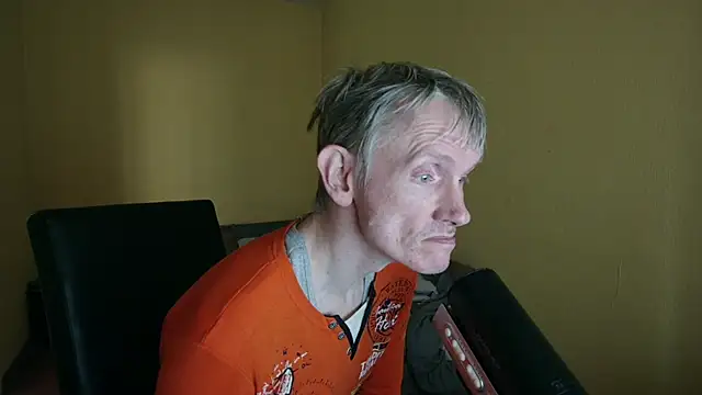 Snapshot of k74robert chatting on February 8, 2026, 12:25 pm k74robert online show from February 8, 2026, 12:25 pm