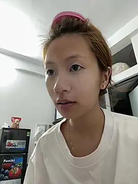 Snapshot of Lil-Gi chatting on May 26, 2026, 10:02 am Lil-Gi online show from May 26, 2026, 10:02 am