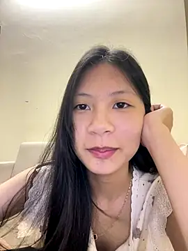 Lil-Gi online show from October 10, 2025, 3:13 pm