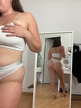 chloedlm5 online show from September 11, 2025, 10:04 am