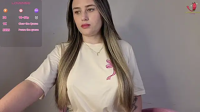 Snapshot of Veronika__Winslow_ chatting on November 20, 2025, 5:19 am Veronika Winslow online show from November 20, 2025, 5:19 am