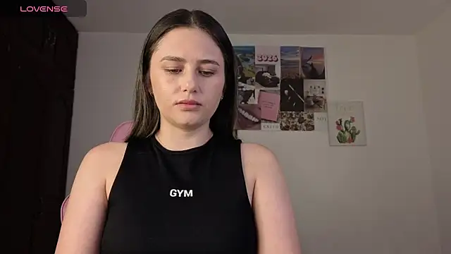 Veronika  Winslow  online show from March 29, 2026, 11:23 am