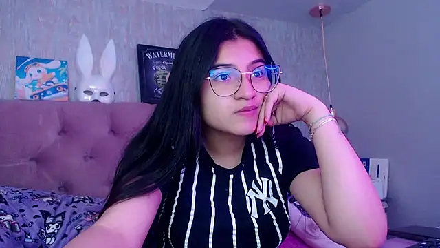 laurenelove online show from November 15, 2025, 2:48 am