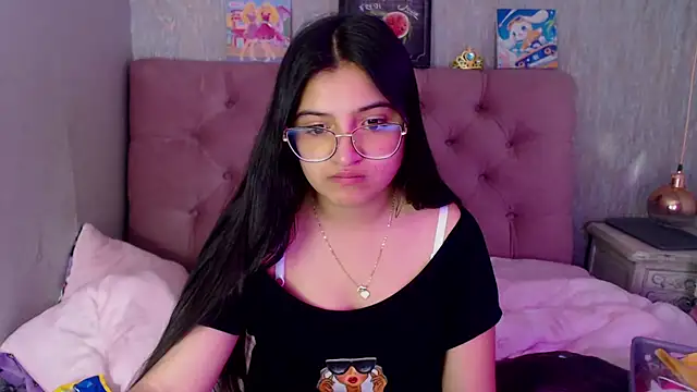 laurenelove online show from September 26, 2025, 4:41 am