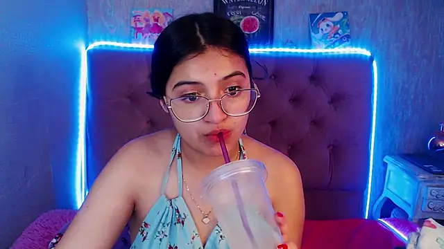 laurenelove online show from October 2, 2025, 3:32 am