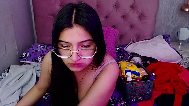 laurenelove online show from September 10, 2025, 2:10 am