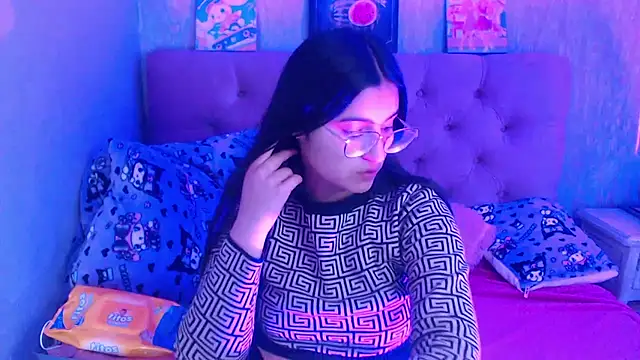 laurenelove online show from October 10, 2025, 12:33 am