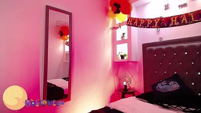 MelissaRhodes online show from October 30, 2025, 8:39 pm