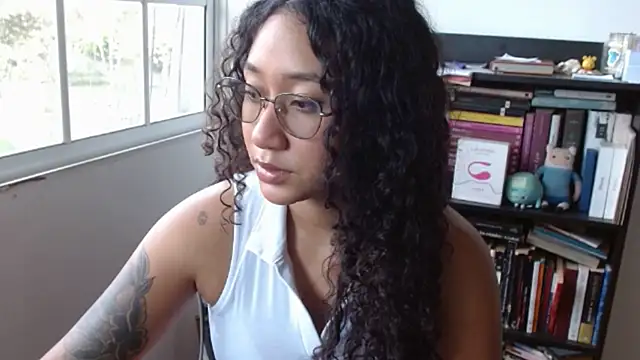 Snapshot of clitia_xx chatting on February 4, 2026, 8:37 pm clitia xx online show from February 4, 2026, 8:37 pm