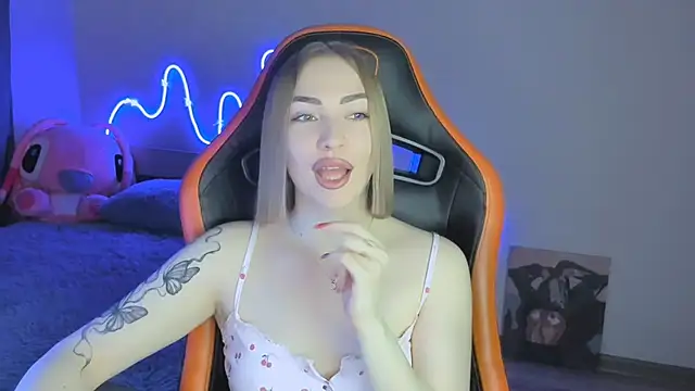 LaraKrein lk online show from January 14, 2026, 1:48 pm