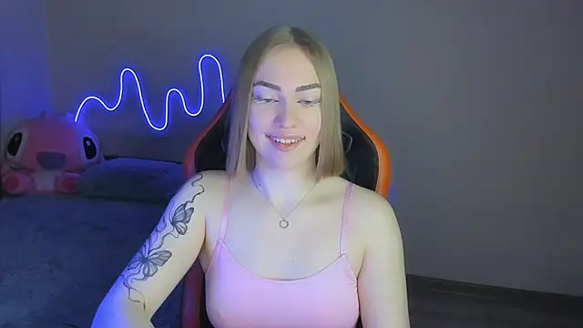 Snapshot of LaraKrein_lk chatting on November 12, 2025, 1:26 pm LaraKrein lk online show from November 12, 2025, 1:26 pm