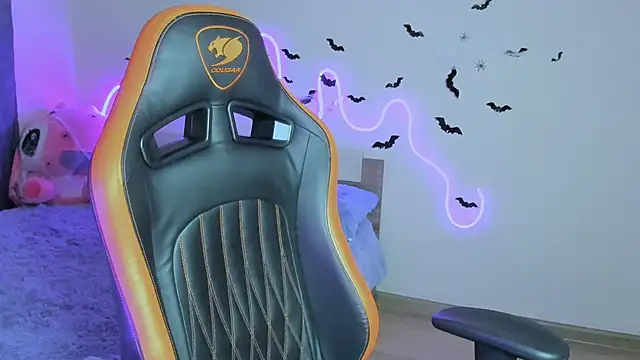 Snapshot of LaraKrein_lk chatting on November 1, 2025, 1:27 pm LaraKrein lk online show from November 1, 2025, 1:27 pm