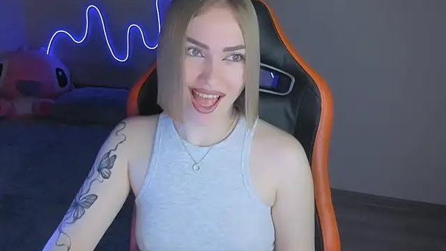 Snapshot of LaraKrein_lk chatting on November 28, 2025, 2:28 pm LaraKrein lk online show from November 28, 2025, 2:28 pm