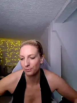 SexyJulia21 online show from February 25, 2025, 9:09 am