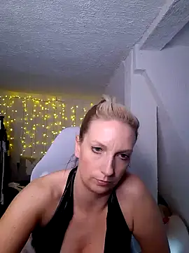 SexyJulia21 online show from February 25, 2025, 12:16 pm