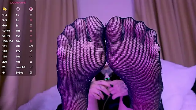 Snapshot of Lein_Bone chatting on February 2, 2026, 12:09 am Lein Bone online show from February 2, 2026, 12:09 am