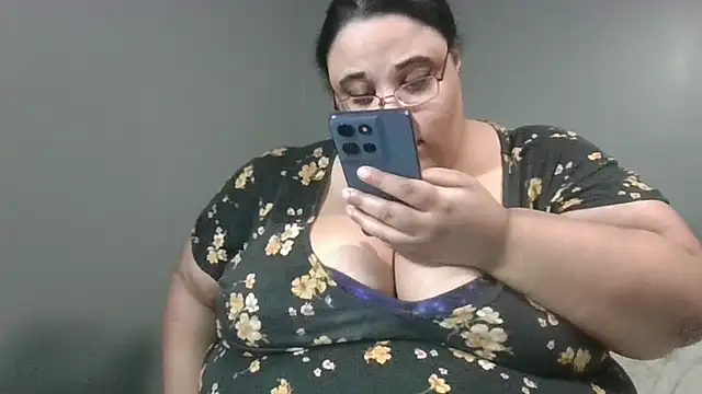 Snapshot of SexyBBW10790 chatting on April 29, 2026, 2:16 am SexyBBW10790 online show from April 29, 2026, 2:16 am