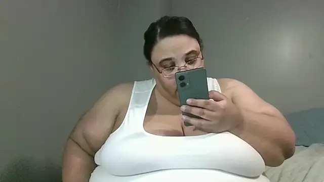 Snapshot of SexyBBW10790 chatting on May 17, 2026, 2:11 am SexyBBW10790 online show from May 17, 2026, 2:11 am