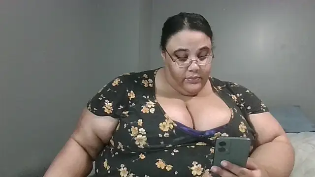 Snapshot of SexyBBW10790 chatting on May 6, 2026, 2:15 am SexyBBW10790 online show from May 6, 2026, 2:15 am