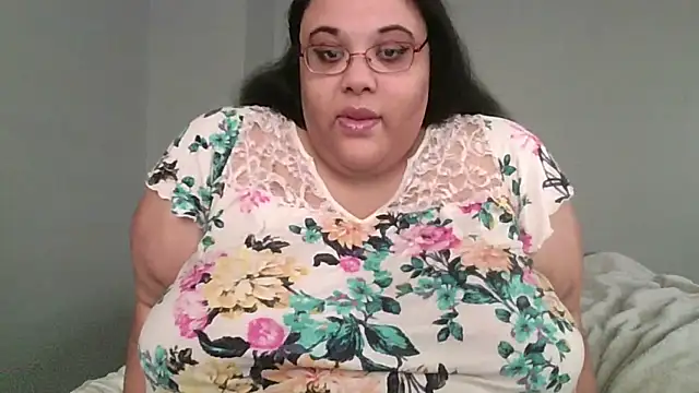 Snapshot of SexyBBW10790 chatting on April 21, 2026, 2:56 pm SexyBBW10790 online show from April 21, 2026, 2:56 pm