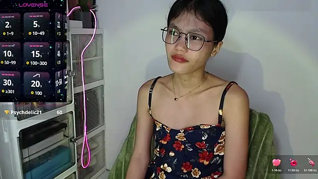 Snapshot of skinny_gracie chatting on April 23, 2026, 12:29 pm skinny gracie online show from April 23, 2026, 12:29 pm