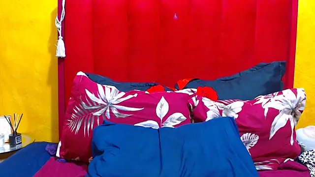 Candycrush2555 online show from October 31, 2025, 4:14 pm