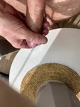 Jonny Agatha online show from April 18, 2026, 6:32 pm