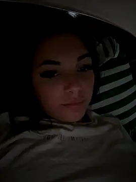 Babyfoxi online show from September 10, 2025, 2:49 pm
