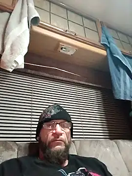 ShawnandDani7074 online show from November 4, 2025, 2:15 am