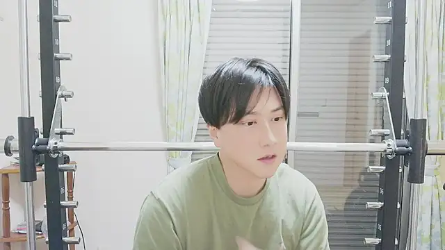 Snapshot of oyu_kun chatting on February 8, 2026, 9:51 am oyu kun online show from February 8, 2026, 9:51 am