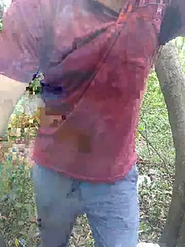 Snapshot of Aeroxx chatting on May 24, 2026, 12:05 pm Aeroxx online show from May 24, 2026, 12:05 pm