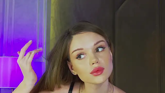 MarilynNova online show from October 11, 2025, 4:35 am