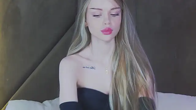 MarilynNova online show from April 6, 2026, 4:30 am