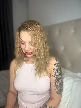 LilyFlamee online show from November 12, 2025, 12:31 pm